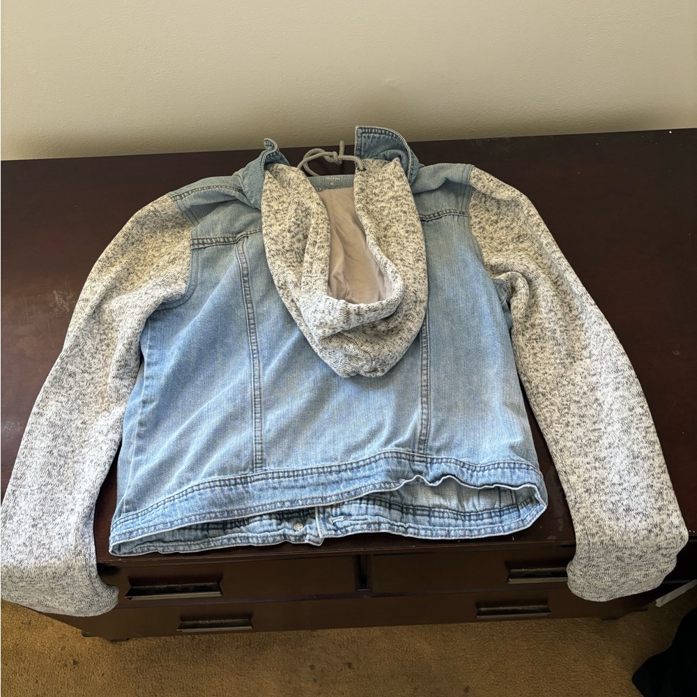 Jean jacket - Picture 2 of 3